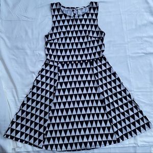 H&M Black/White Geometric A Line Dress - Size M
